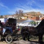 Llegan a El Jardín un pueblo en lo alto de una pequeña colina. Han recorrido ya más de 500 km desde Amposta.